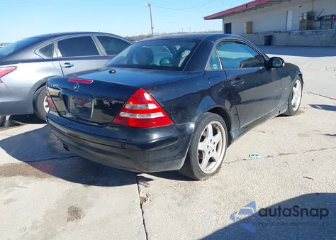 2002 Mercedes-Benz Slk 320 from USA, damaged, VIN WDBKK65F02F253191